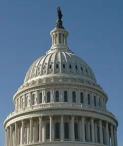 Dvojitý tambur kupole Kapitolu ve Washingtonu