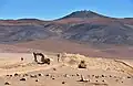 Výstavba silnice k dalekohledu, v pozadí observatoř Paranal