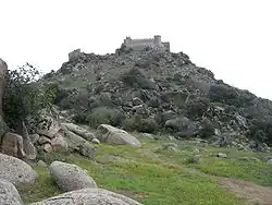 Hrad v obci Castillo Burguillos del Cerro.