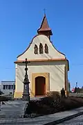 Kaple Jana Křtitele s  křížem