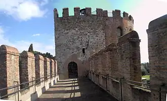 Restaurovaná část u brány sv. Šebestiána