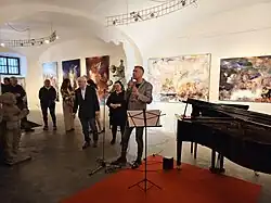 Pohled do části vnitřního prostoru Galerie Lapidárium