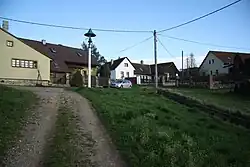 Střed obce se zvoničkou