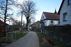 Centrum obce s evangelickým kostelem