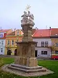 Cesky Brod - sousosi sv. Rodiny.JPG