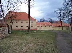 Chaby čp. 1, od západu.jpg