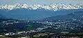 Panorama Chambéry s pohořím Belledonne v pozadí.