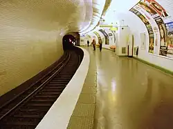 Nástupiště na stanici