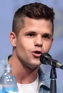 Charlie Carver (20. července 2017)