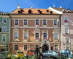 Pachelbelův dům na náměstí, místo zavraždění Albrechta z Valdštejna