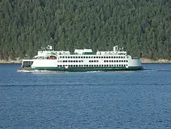 Trajekt MV Chelan při plavbě nedaleko souostroví svatého Jana.