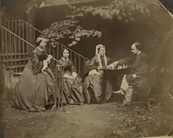 Lewis Carroll: Paní Rossetti hraje šachy s D. G. Rossettim: Christina a Maria Francesca, říjen 1863