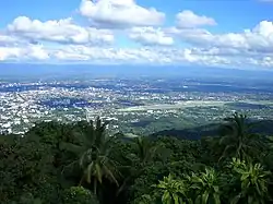 Pohled na Čiang Mai z hory Doi Suthep