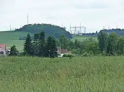 Rozvodna Chrást, v popředí kopec Chlum