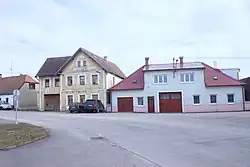Náves v Chmelné