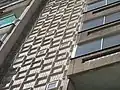 Betonové ostění oken schodiště a luxfery