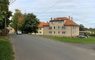 Bytovky na východě vesnice