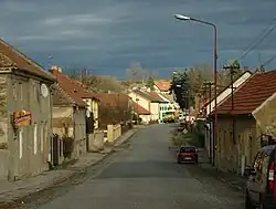 Hlavní cesta v Chotuticích
