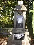 Pomník zřízený roku 1922 připomíná devět místních občanů padlých v první světové válce