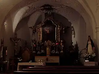 Presbytář kostela Seslání Sv. Ducha v Českém Dubu