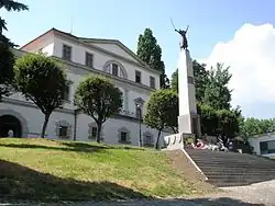 Znovupostavený Pomník na počest slezských legionářů padlých za Polsko v polském Těšíně