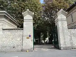 Hlavní vstup na hřbitov