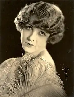Claire Windsor