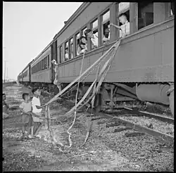 Charles E. Mace: Zavírání Jerome Relocation Center, Denson, Arkansas, 19. června 1944