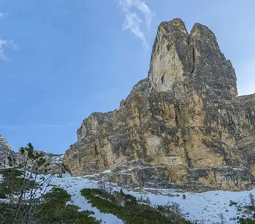 Col Turond při pohledu z Langentalu v údolí Val Gardena v jihotyrolských Dolomitech.
