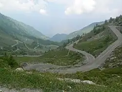 Pohled ze sedla na sever do údolí Valle di Susa