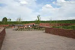 Památník obětí masakru.