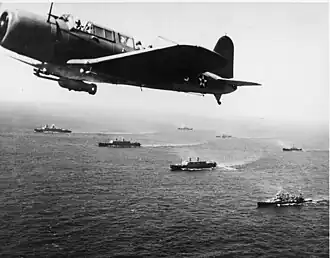 Vindicator po startu z letadlové lodě USS Ranger, 1941