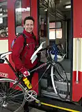 Petr Štěpánek nastupuje do cyklovlaku