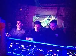 DJ Hype, Matrix a Futurebound v listopadu 2018 na vystoupení v londýnském klubu Egg.