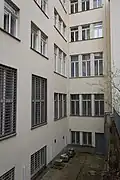 Fasáda ze strany kostela