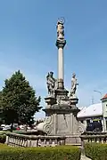 Dačice, Havlíčkovo nám., mariánský sloup (2013-07-24; 01).jpg