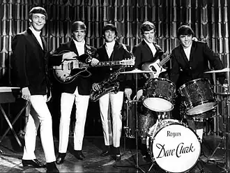 Zleva: Mike Smith, Lenny Davidson, Denis Payton, Rick Huxley a Dave Clark.