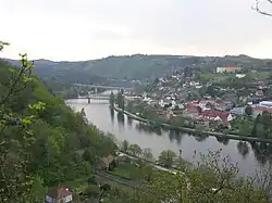 Davle od severovýchodu, z vyhlídky u Oleška