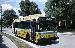 Trolejbus Škoda 14TrE z roku 1995 v Daytonu