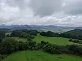 Deblík (vlevo) z rozhledny Radejčín