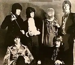 Rod Evans (první zprava) s dalšími členy skupiny Deep Purple v roce 1968