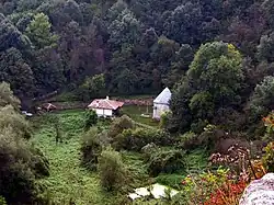 Údolí řeky u Demir Baba Teke