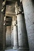 Egyptské sloupy (Dendra)