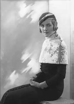 Diana Mitfordová, 27. ledna 1932
