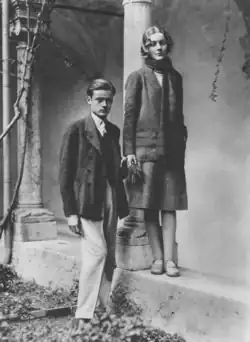 Diana Mitfordová a Bryan Guinness na svatební cestě Taormina, Itálie, 1929