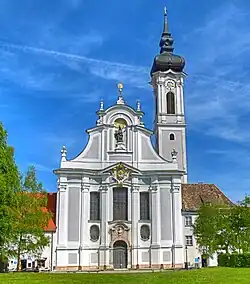 Kostel Nanebevzetí Panny Marie pohled od západu, květen 2011