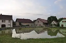 náves