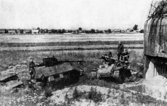 Zničená německá technika u Pěchotního srubu OP-S 10 „Křižovatka“ 1945