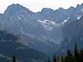 Zleva oba Gerlachy, Batizovský, Kačací a Popradský Ľadový štít nad Kačací dolinou.