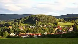 Dolní část Nezdic na Šumavě